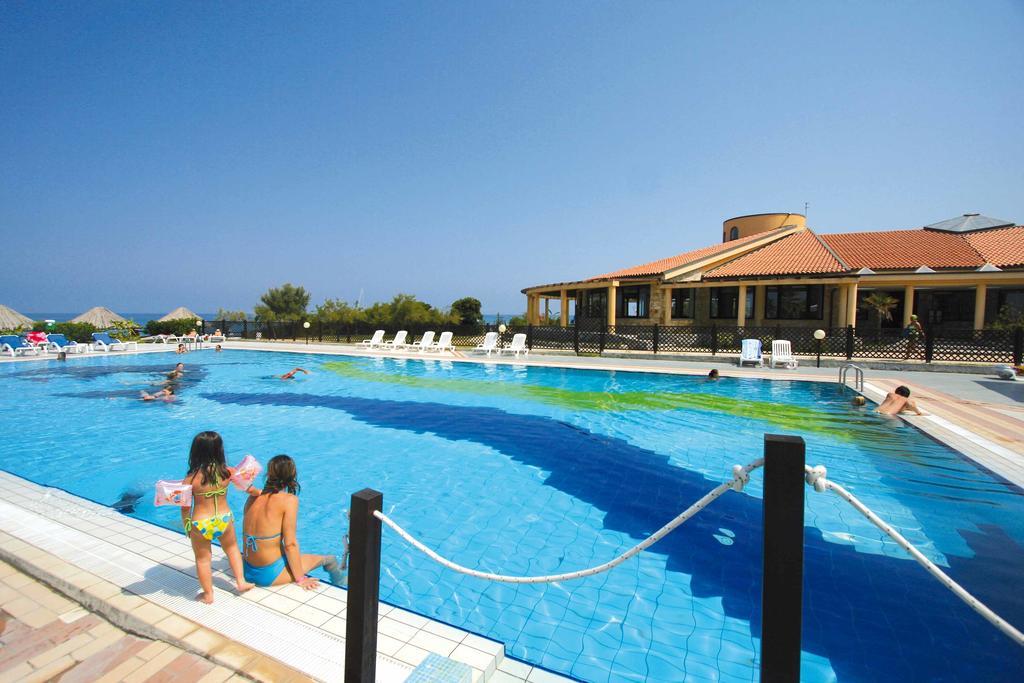 Villaggio Torre Ruffa Robinson カーポ・ヴァチカーノ エクステリア 写真
