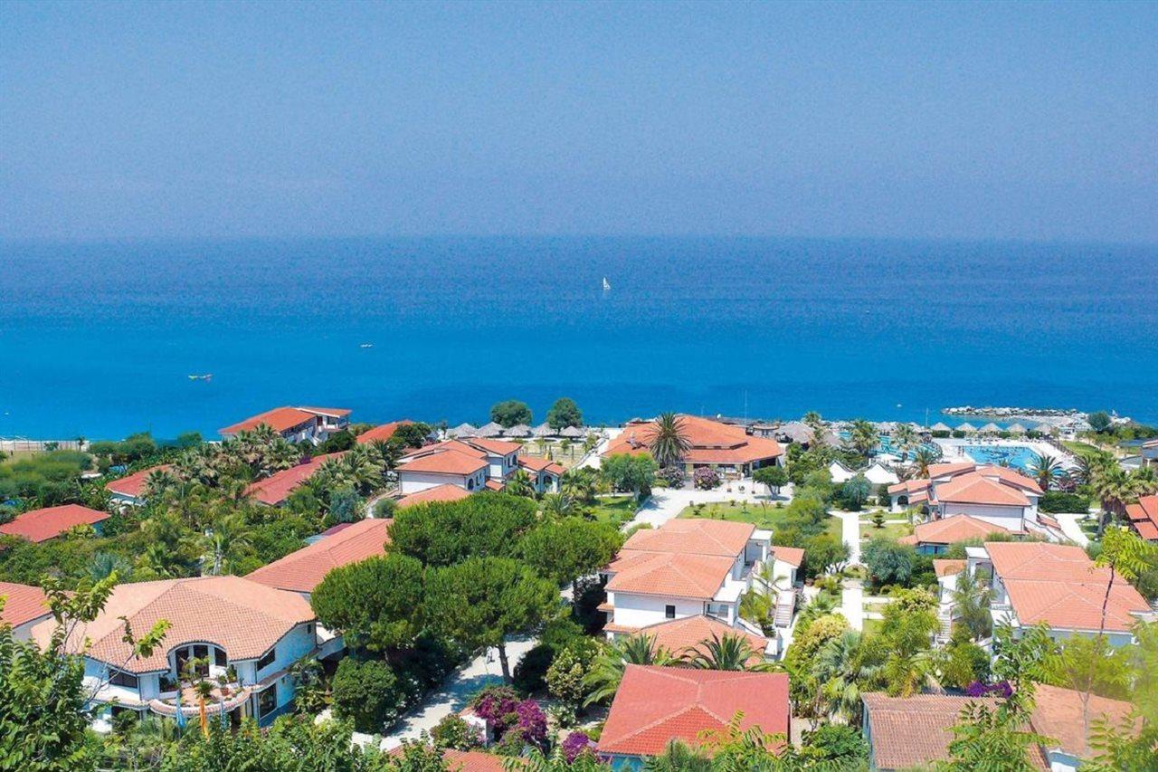 Villaggio Torre Ruffa Robinson カーポ・ヴァチカーノ エクステリア 写真